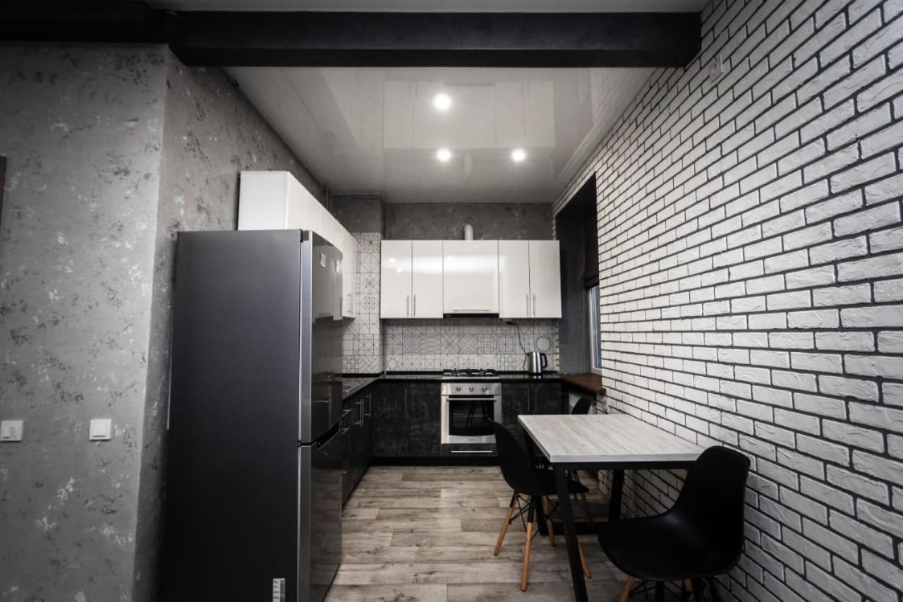Loft Apartment On Svobody Kamianske Exterior foto